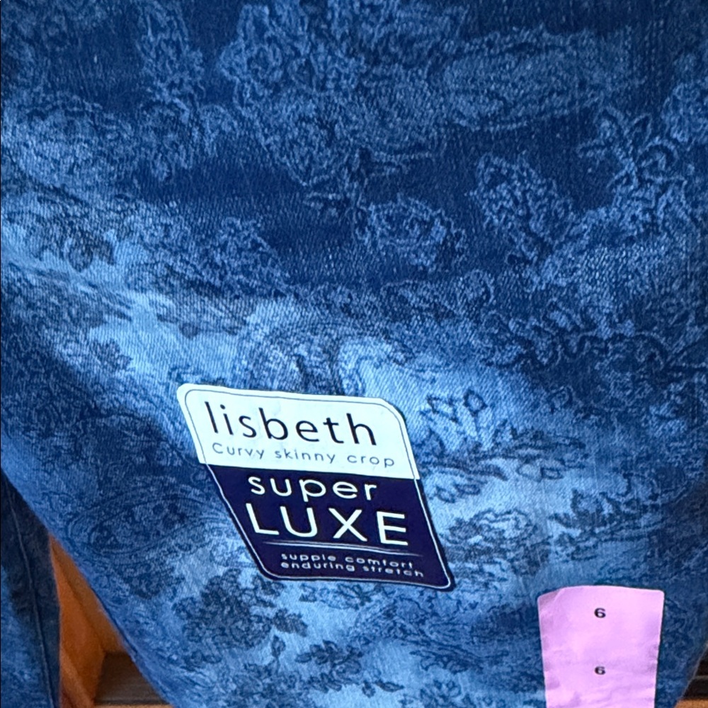 Bandolino Lisbeth Curvy Skinny Crop Jeans Blue Paisley Floral Acid Wash Size 6 - Picture 4 of 14